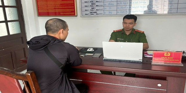 Tài khoản ngân hàng có giao dịch 300 triệu đồng: Công an điều tra người đàn ông ở Hà Nội - Ảnh 1.