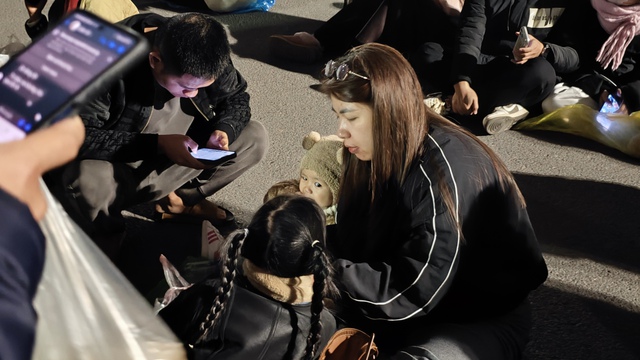 Màn pháo hoa hoành tráng rực sáng trên bầu trời Hà Nội tối 23/1: Quá mãn nhãn!- Ảnh 6.