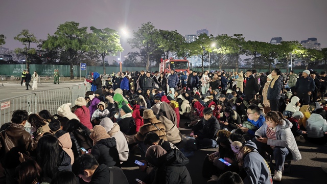 Màn pháo hoa hoành tráng rực sáng trên bầu trời Hà Nội tối 23/1: Quá mãn nhãn!- Ảnh 3.