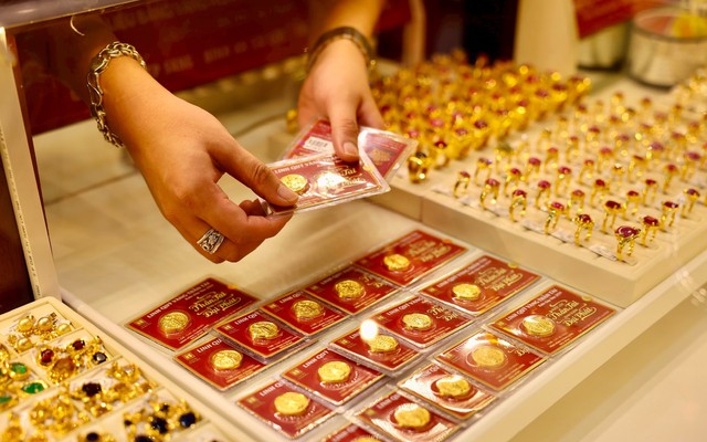 Cuối ngày 28/1: Giá vàng SJC, vàng nhẫn tăng tới 7,2 triệu đồng/lượng, chạm mốc "chưa từng có"