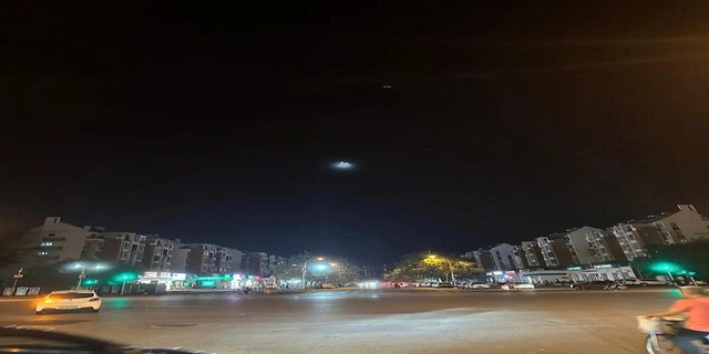 Phát hiện 20.000 vật thể phát sáng chạy 24/7, không người điều khiển: Công an tiết lộ bí mật về 18 tỷ đồng - Ảnh 1.