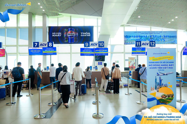 Đúng sáng 1/10, chiếc Airbus đặc biệt chở hơn 100 hành khách hạ cánh sân bay Thanh Hóa, Giám đốc cảng hàng không trực tiếp có mặt - Ảnh 7.