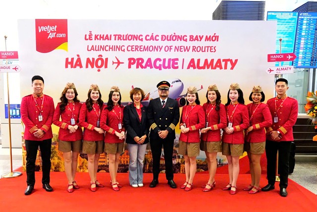 Ngay sáng nay - 10/10, sân bay Nội Bài ghi nhận một máy bay đặc biệt cất cánh - Ảnh 1.