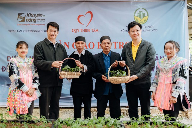 Nữ tỷ phú Phạm Thu Hương lần đầu chia sẻ về Quỹ Thiện Tâm 46.000 tỷ đồng của Vingroup: “Càng đi nhiều, tiếp xúc nhiều, chúng tôi càng thấy người Việt mình rất giỏi” - Ảnh 6.