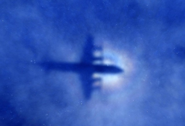 Thấy 7 tín hiệu trao đổi giữa vệ tinh và máy bay, hé lộ hành trình của MH370 - Ảnh 1.