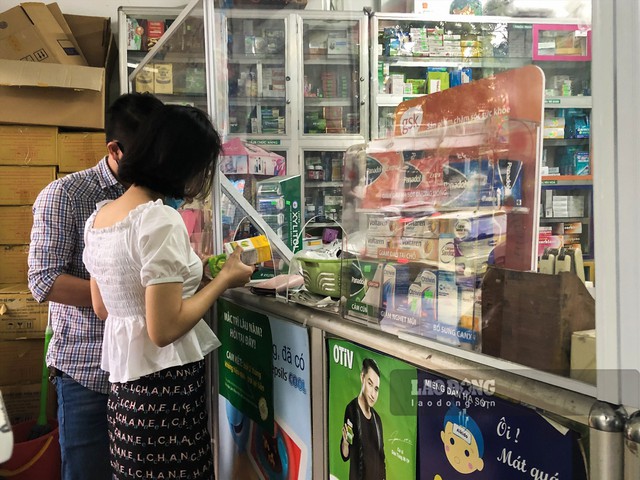 Tất cả người dân hay tự mua thuốc ở các hiệu thuốc chú ý thông báo liên quan đến BHYT - Ảnh 1.