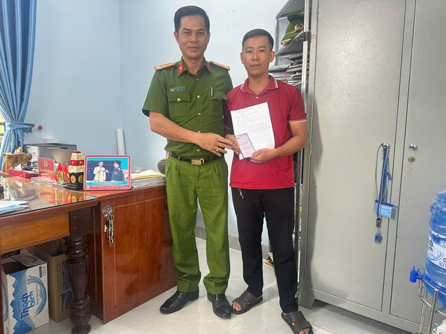 Bùi Tấn Mạnh ở Quảng Ngãi chuyển khoản 16.000.000 đồng vào tài khoản của một người đàn ông ở TP.HCM: Công an rà soát giao dịch - Ảnh 1.