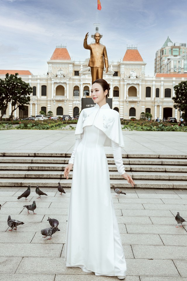 Hoa hậu Tô Diệp Hà bất ngờ xuất hiện tại loạt địa điểm nổi tiếng ở TP.HCM, gây chú ý với diện mạo mới đúng ngày 20/10 - Ảnh 2.