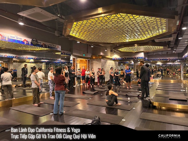 Ông chủ California Fitness đến từng phòng tập chắp tay xin lỗi - Ảnh 2.