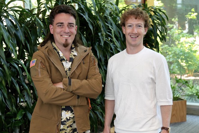 Phát hiện nam sinh 19 tuổi bỏ đại học, từng sống trong xe kéo, 21 tuổi khiến Facebook của Mark Zuckerberg chi hơn 50.000 tỷ đồng mua lại 