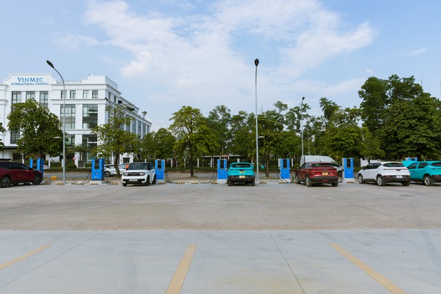 Việt Nam vừa có trạm sạc rộng gần 3 ha, hơn 1.000 ô tô sạc cùng lúc - đã lớn nhất thế giới chưa?- Ảnh 4.