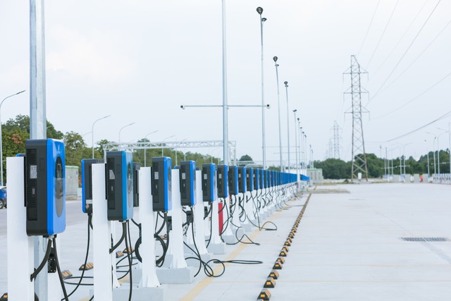 Việt Nam vừa có trạm sạc rộng gần 3 ha, hơn 1.000 ô tô sạc cùng lúc - đã lớn nhất thế giới chưa?- Ảnh 1.