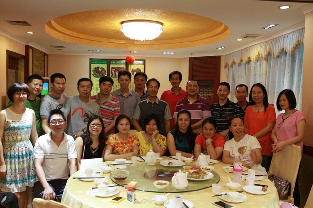 Rủ nhau đi họp lớp sau 20 năm, lớp trưởng vừa nhắn 1 câu, hơn nửa thành viên lập tức thoát nhóm chat - Ảnh 2.