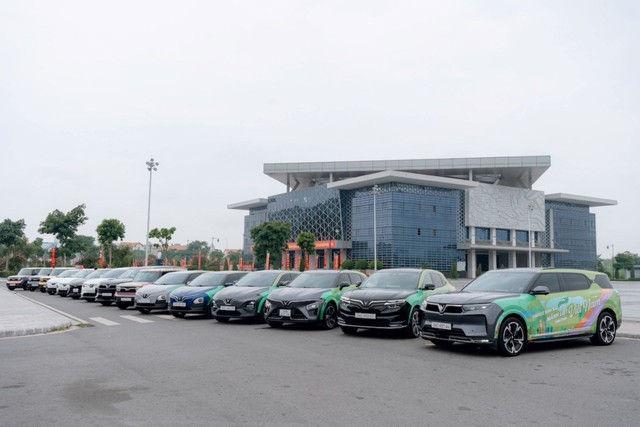 CEO Phạm Nhật Quân Anh mở chiến dịch chưa từng có: 880 sự kiện phủ sóng 88 Vincom, kéo dài suốt 2 tháng dành cho người mua xe điện - Ảnh 1.