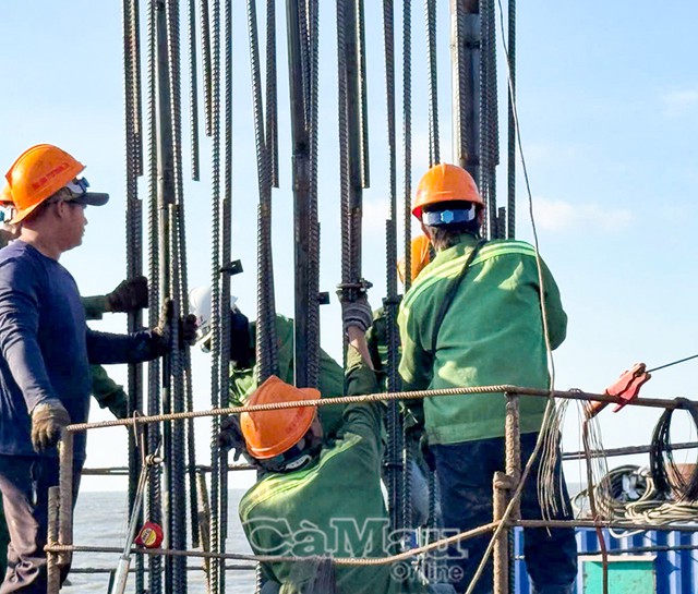 Việt Nam đang xây cây cầu vượt biển dài gần gấp 7 lần cầu Cổng Vàng nổi tiếng của Mỹ: Móng cọc cắm sâu hơn 100 m dưới đáy biển- Ảnh 2.