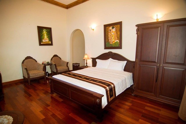 Việt Nam có 1 “làng biệt thự Pháp” nằm ở độ cao 1.500m, mát mẻ quanh năm: Giá chỉ từ 1.300.000 VNĐ/đêm - Ảnh 4.