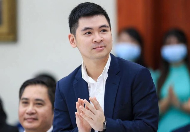 Việt Nam có gia đình doanh nhân giàu có với 2 con trai đều là thạc sĩ Anh Quốc: Anh sinh năm 1989 đang học tiến sĩ, em sinh năm 1995 làm Chủ tịch hãng hàng không - Ảnh 4.