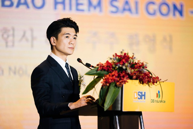 Việt Nam có gia đình doanh nhân giàu có với 2 con trai đều là thạc sĩ Anh Quốc: Anh sinh năm 1989 đang học tiến sĩ, em sinh năm 1995 làm Chủ tịch hãng hàng không - Ảnh 3.