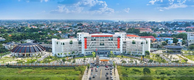 Lần đầu tiên, ngôi trường hơn 450 tỷ có cầu truyền hình Đường lên đỉnh Olympia: Sở hữu hơn 1.400 giải quốc gia, 5 lần nhận Cờ thi đua của Chính phủ - Ảnh 2.