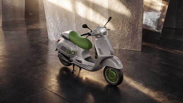 Mẫu Vespa độc bản giá gần 400 triệu, Việt Nam chỉ có 4 chiếc - đánh số từ chiếc một  - Ảnh 1.