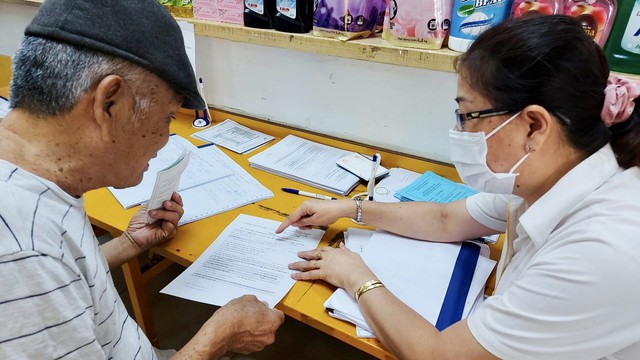 Từ tháng 10/2026, một số người dân Việt Nam được hưởng trợ cấp lên tới 1,35 triệu đồng/tháng: Ai nằm trong danh sách? - Ảnh 1.