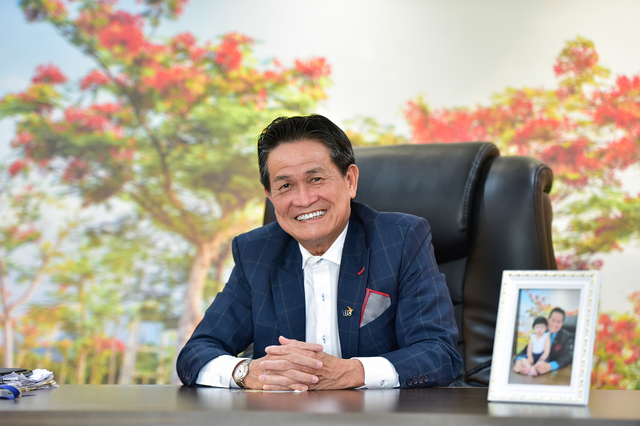 Việt Nam có gia đình doanh nhân giàu có, người mẹ là tiến sĩ danh dự tại trường đại học danh tiếng ở Hàn Quốc, 3/4 người con giữ chức Chủ tịch, Phó Chủ tịch doanh nghiệp: Điều hành công ty nghìn tỷ vẫn về nhà ăn cơm trưa - Ảnh 1.