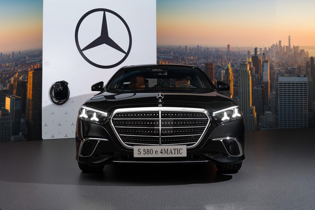 Mercedes-Benz ra mắt hàng loạt xe điện hoá mới tại Việt Nam, giá từ 1,6 đến 8,9 tỷ đồng - Ảnh 5.