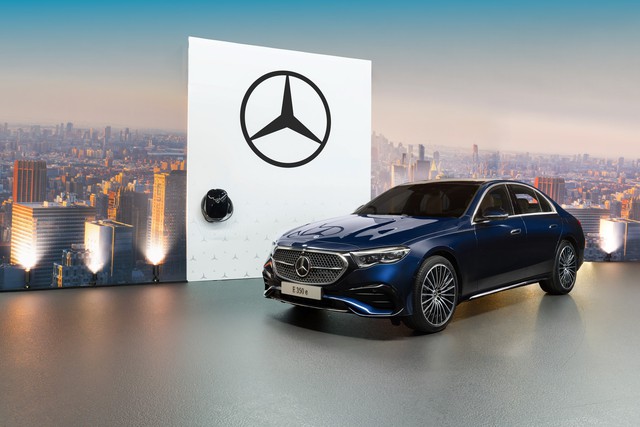 Mercedes-Benz ra mắt hàng loạt xe điện hoá mới tại Việt Nam, giá từ 1,6 đến 8,9 tỷ đồng - Ảnh 3.