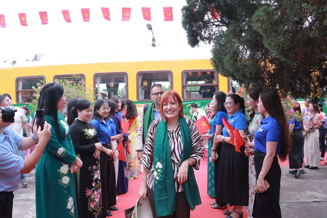 Sáng nay - 30/10, một đoàn tàu đặc biệt vừa khởi hành từ ga Hà Nội - Ảnh 4.