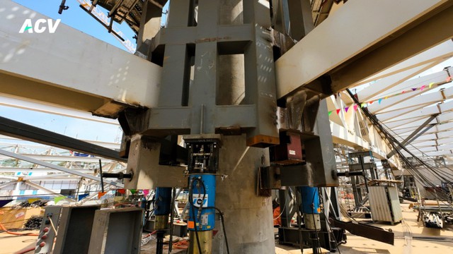 Việt Nam dựng siêu mái nhà ga sân bay, nặng 5.300 tấn, rộng gần bằng 3 sân bóng đá, vươn 41m không cần cột đỡ: 14 cột gánh khối thép khổng lồ, kỹ sư mất cả năm nghiên cứu cách nâng- Ảnh 2.