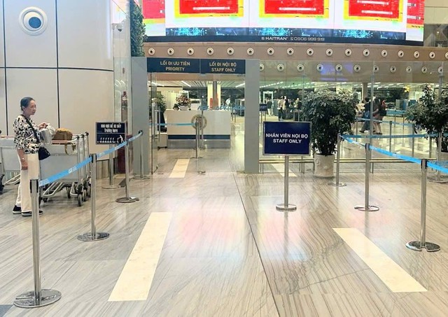 Thay đổi tại sân bay Tân Sơn Nhất từ ngày mai (1/11), hành khách có chuyến bay cần chú ý - Ảnh 1.