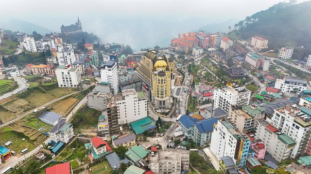 Việt Nam có một ngọn núi lửa cổ 220 triệu năm tuổi, nay là điểm du lịch nổi tiếng thế giới, quanh năm mát mẻ chỉ 20 độ, được ví như "Đà Lạt của miền Bắc" - Ảnh 2.