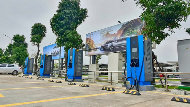 Cuộc đua trạm sạc xe điện tại Việt Nam: Hàng nghìn trạm được hứa hẹn, thực tế có bao nhiêu? - Ảnh 3.