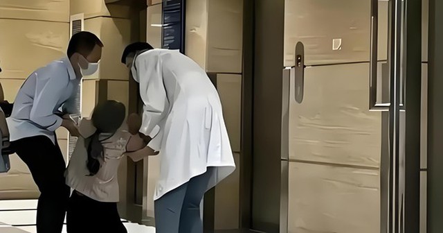 Bác sĩ bệnh viện tuyến đầu: "Sau 24 năm làm việc trong ICU, tôi thà nuôi đứa con ngốc nghếch một chút"