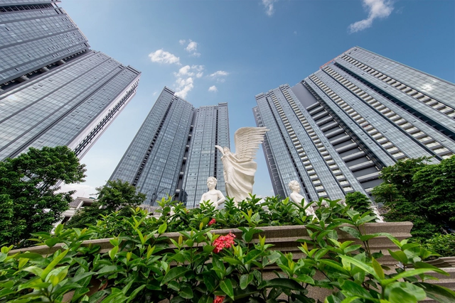 Bất ngờ với một ông lớn âm thầm "thâu tóm" BĐS Tây Hồ Tây, từ dinh thự siêu sang đến biệt thự trên không...danh mục dự án liên tục được mở rộng - Ảnh 2.