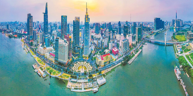 PGS.TS Trần Đình Thiên: Rất gấp, Việt Nam phải làm ngay điều này để thành công như Nhật Bản, Hàn Quốc và Singapore - Ảnh 1.