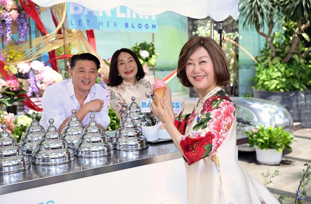 Khoảnh khắc ấm áp: 8 "soái ca" quyền lực của ACB lần đầu tiên cùng xuất hiện phát kem trong 3 giờ đồng hồ tặng nhân viên nữ nhân dịp 8/3 - Ảnh 5.