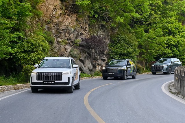 Chạy gần 1.000 km một bình xăng: một mẫu xe hybrid giúp đội Việt Nam vượt 8 quốc gia giành ngôi đầu thử thách quốc tế - Ảnh 2.