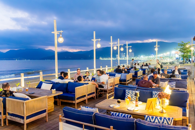 Một buổi chiều hoà nhịp sống biển ở Quy Nhơn: Hoá ra Việt Nam mình đẹp, 