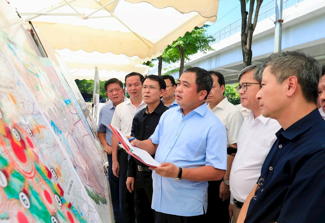 Hà Nội chính thức phê duyệt đầu tư siêu dự án chạy dọc 11km ven sông, có gần 2.000 biệt thự diện tích lớn bậc nhất thủ đô cho giới tài phiệt  - Ảnh 4.