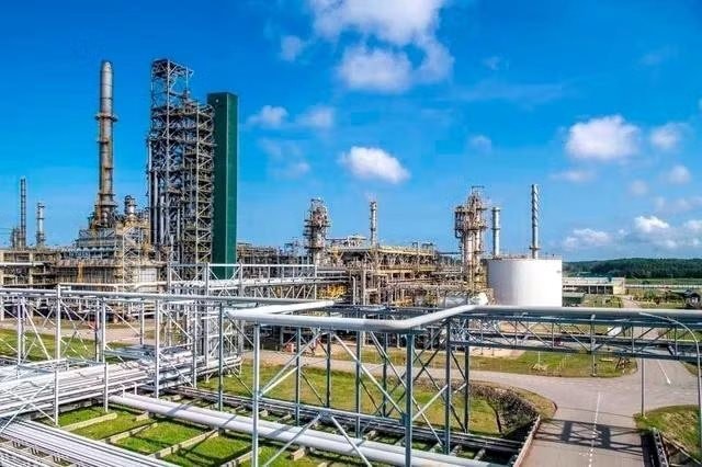 Nhà máy lọc dầu 3 tỷ USD của Việt Nam chuẩn bị “đón” 650.000 thùng dầu