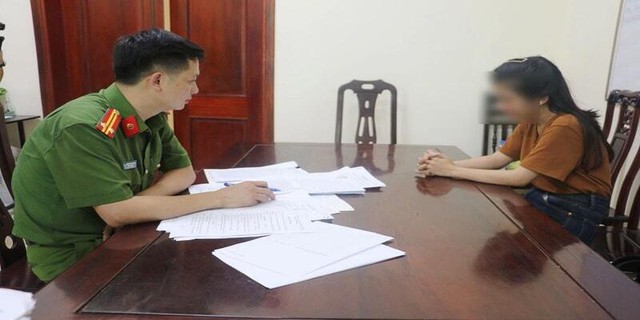 Phát hiện lệnh chuyển khoản 1 tỷ đồng của một người dân bị cố tình tạm dừng: Công an Hà Nội lập tức điều tra - Ảnh 1.