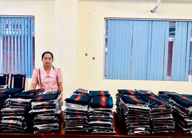 Sử dụng AI sao chép thiết kế áo dài nổi tiếng, Hoàng Thị Bích Ngọc SN ...