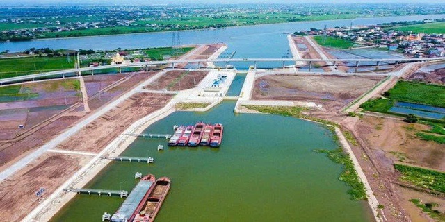 Phải phá đi xây lại sau 8 tháng nhưng công trình 2.500 tỷ đồng hiện đại nhất Việt Nam vẫn tạo kỳ tích lớn - Ảnh 1.