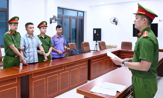 Vụ 146 điểm 10 môn Toán: Giáo viên Trường chuyên Tuyên Quang bị bắt về tội gì?