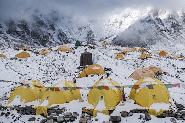 Vì sao Vùng Tử Thần trên Everest lại khiến não bộ và cơ thể con người dần tự hủy diệt ngay cả khi đang thở bình oxy?- Ảnh 3. Vì sao Vùng Tử Thần trên Everest lại khiến não bộ và cơ thể con người dần tự hủy diệt ngay cả khi đang thở bình oxy?- Ảnh 3.
