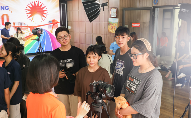 4 anh em họ cùng đặt nguyện vọng vào một trường ĐH, cùng thích 1 một khoa, cùng đến nhập học 1 ngày: Bắt đầu từ gợi ý của ChatGPT - Ảnh 4.