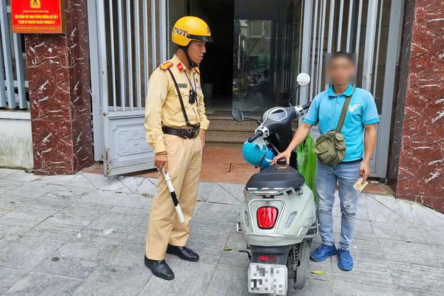 CSGT nhắc nhở toàn bộ người dân: Làm việc này với biển số xe có thể bị xử phạt tới 26 triệu đồng- Ảnh 1. CSGT nhắc nhở toàn bộ người dân: Làm việc này với biển số xe có thể bị xử phạt tới 26 triệu đồng- Ảnh 1.