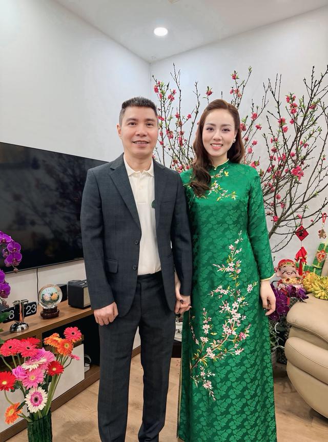 Vợ kém 15 tuổi của NSND Công Lý: "Hôm nay em xin nói thật vợ chồng em có hạnh phúc hay không" - Ảnh 1.