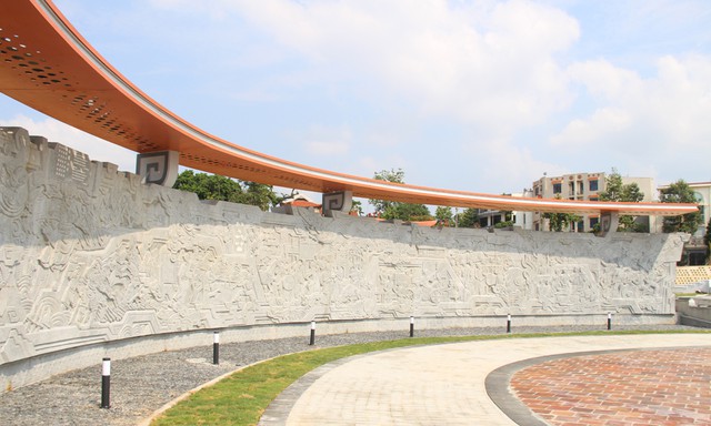 Đúng 1 ngày nữa, công trình gần 700 tỷ đồng có sự hợp lực của Vingroup và Sun Group chính thức hoạt động: Rộng đến 4,7ha, thi công trong 20 tháng - Ảnh 3.